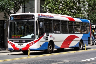 Desde el lunes aumenta un 40% el boleto de colectivos y trenes