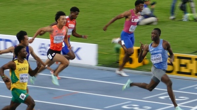 ¿El nuevo Usain Bolt? Rompió el récord juvenil de 100mts y sobró a su rival