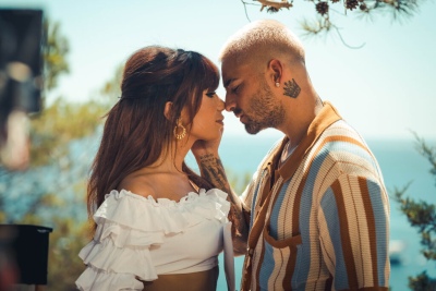 Anitta y Maluma estrenaron “El que espera”