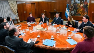 Massa se reunió con los nuevos funcionarios del área energética