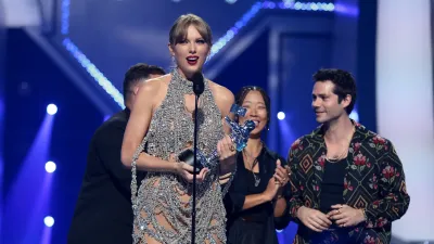 Taylor Swift se llevó todos los Premios MTV VMA 2022