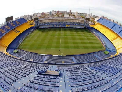 Un nene cayó de la tribuna en el Superclásico y está grave