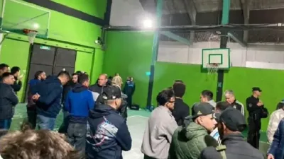 La barra de Nueva Chicago se enfrentó a la Policía