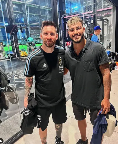 Le tiñó el pelo a De Paul y conoció a Messi