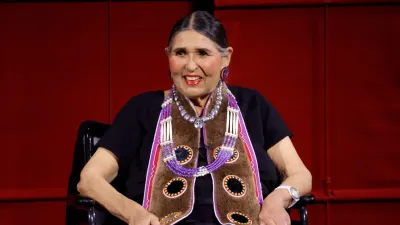 Murió Sacheen Littlefeather, la actriz que rechazó el Oscar a Marlon Brando