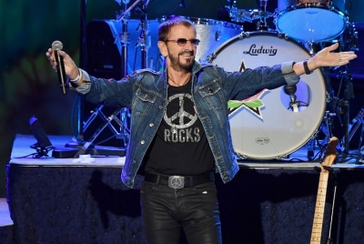 Ringo Starr dio positivo de covid