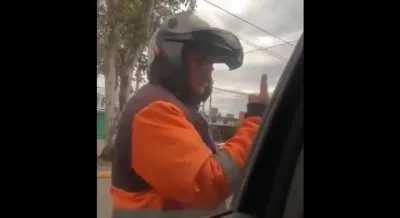 Le pidió coima a un jubilado y lo escracharon