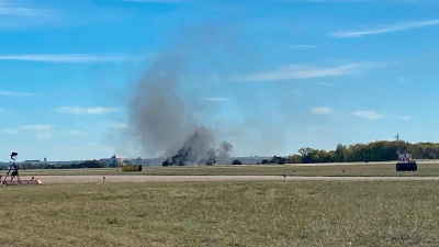 En pleno festival dos aviones chocan en Estados Unidos