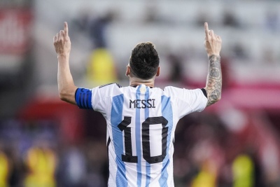 Se dobló Messi