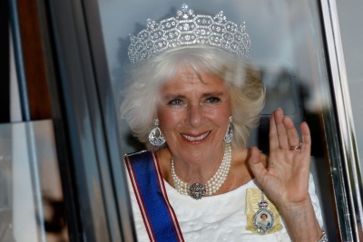 La reina Camila elimina a las damas de honor