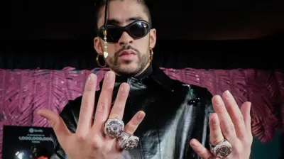 Bad Bunny y los anillos espectaculares por ser el más escuchado de Spotify