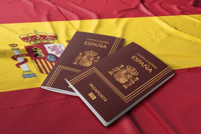 Se multiplican los números de personas que emigran a España