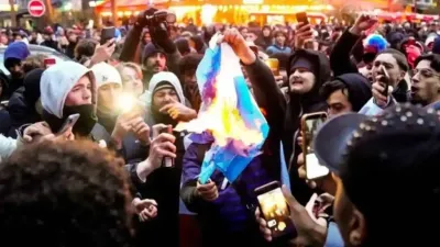 En Francia quemaron una bandera de Argentina