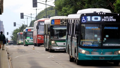 Los colectivos volverán a circular con servicio reducido en el AMBA