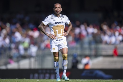 Pumas le rescindió el contrato a Dani Alves