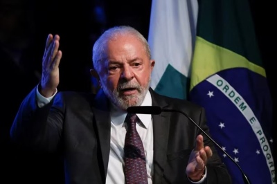 Lula da Silva despidió a 40 militares de la residencia presidencial