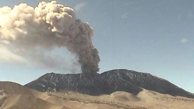 Chile sube el alerta en el volcán Láscar