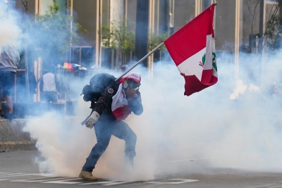 Un muerto en las protestas en Lima tras enfrentamientos en la avenida Abancay