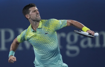 Novak Djokovic avanza en el ATP de Dubai