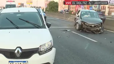 Fuerte choque en General Paz y Libertador deja cuatro heridos