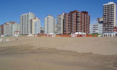 Miramar: encontraron un cuerpo sin cabeza, sin manos y sin pies en una playa