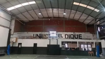 Murió de un infarto mientras jugaba un partido de básquet