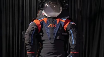 La NASA presentó nuevos trajes espaciales