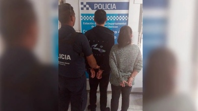 Quisieron "asustar" a su hijo, lo dejaron solo en la calle