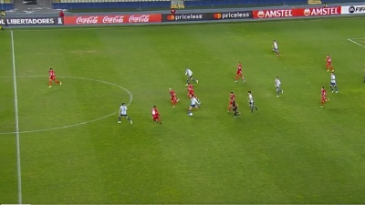 El espectacular gol de Matías Rojas desde mitad de cancha: el video