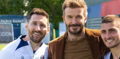 Messi recibió la visita de Beckham en la práctica de PSG