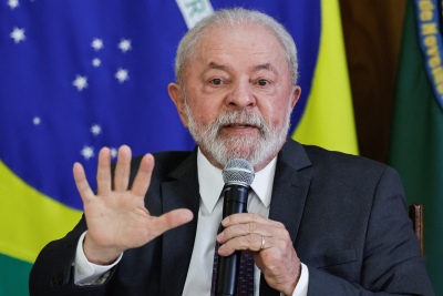 Lula atacó al FMI por "asfixiar" la economía argentina