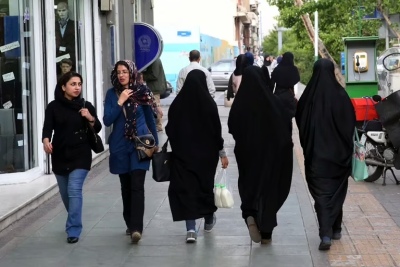 Irán: Se anunció que la Policía usará cámaras para identificar a las mujeres sin velo