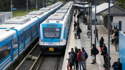 Tren Sarmiento con demoras y cancelaciones