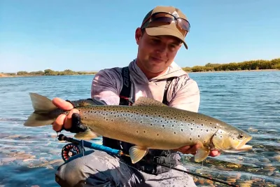 Pescó un salmón de 16 kilos en Chubut