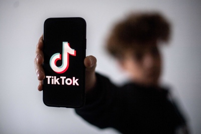 Hizo un reto de TikTok y terminó en el hospital con el 75% del cuerpo quemado