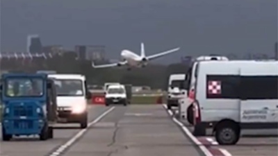 La maniobra contra el viento de un avión que intentaba aterrizar en Aeroparque: el video