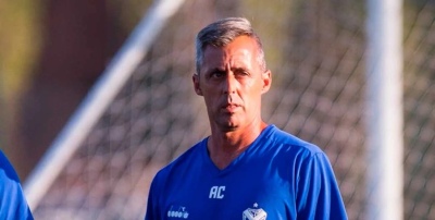 Racing - Vélez se suspendió tras la muerte de Hernán Palito Manrique, DT de la Reserva