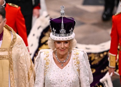 La Reina Camila fue coronada con la corona de la Reina María pero "sin el diamante maldito"