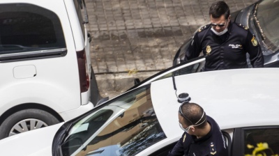 España: detienen a un hombre por herir a un policía con un cuchillo