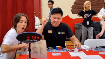 Nuevo récord mundial: armó el cubo Rubik en ¡3,13 segundos!