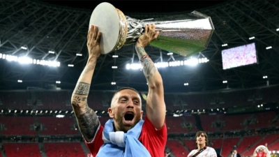 El llamativo posteo del Papu Gómez tras ser campeón de la Europa League