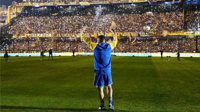 La despedida: Román disfrutó de una tarde rodeado de amigos e ídolos del fútbol