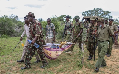 Kenia: encuentran más de 300 cadáveres en terrenos de una secta cristiana