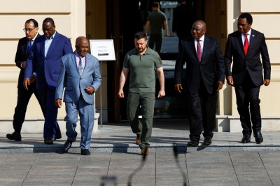 Líderes africanos visitan Ucrania en busca de paz, pero Zelenski rechaza la oferta de mediación
