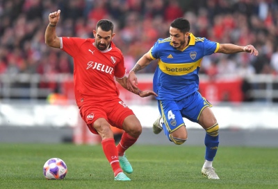 Boca Juniors derrotó 2 a 0 a Independiente en Avellaneda