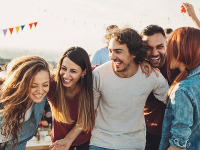 ¿Por qué festejamos el 20 de julio el Día del Amigo?