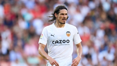 Edinson Cavani, cada vez más cerca de Boca: se fue de Valencia