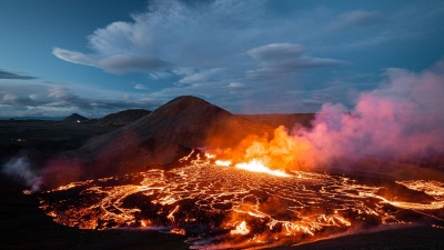 Tremendo video: erupcionó un volcán en Islandia