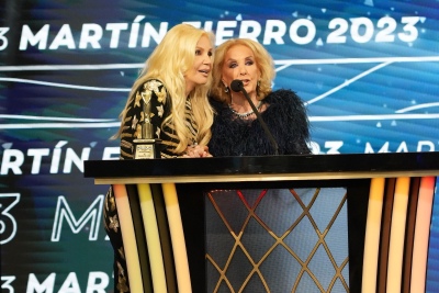 El divertido momento entre Susana y Mirtha en los Martín Fierro