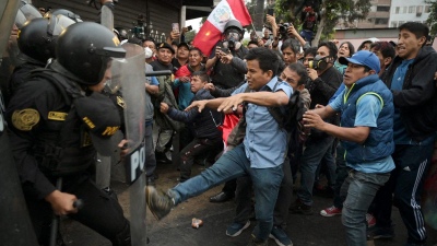 Heridos y detenidos tras la tercera "toma de Lima": piden la renuncia de la presidenta